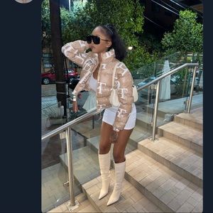 Meet your Posher, Jasmine